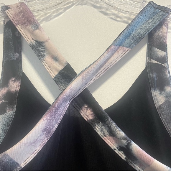 LUCY Sun Salutation Bra Activewear Top - Picture 8 of 10